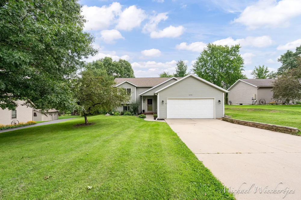 6998 Riverwood Drive Belding, MI 48809