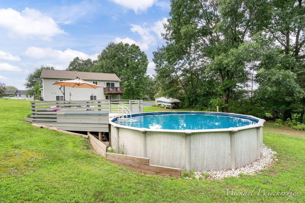 6998 Riverwood Drive Belding, MI 48809