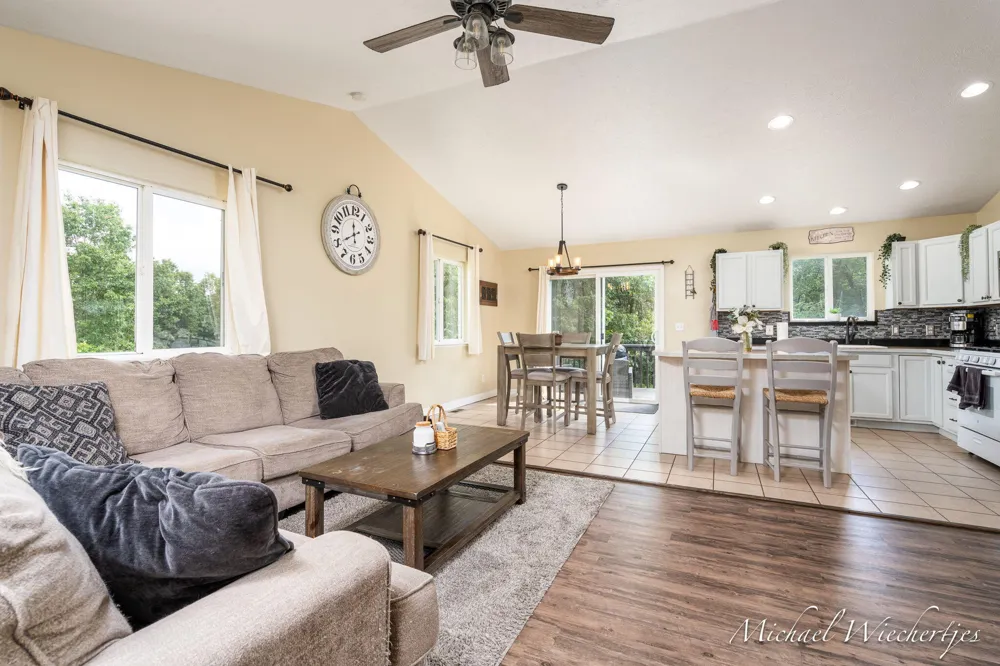 6998 Riverwood Drive Belding, MI 48809