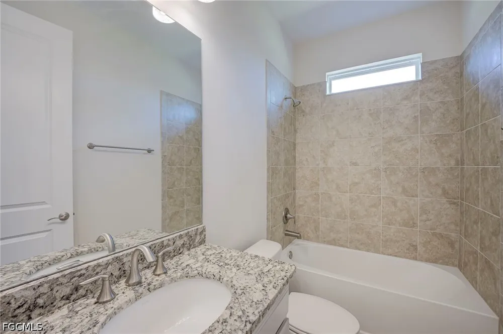 Everson Miles Circle North Fort Myers, FL 33917