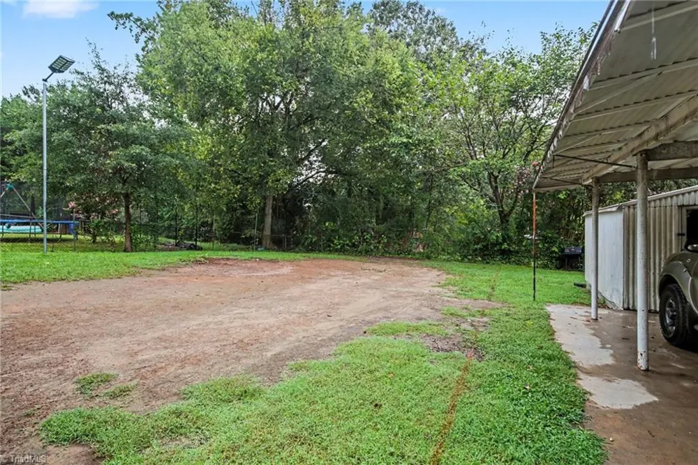 2006 Ashland Drive Burlington, NC 27217