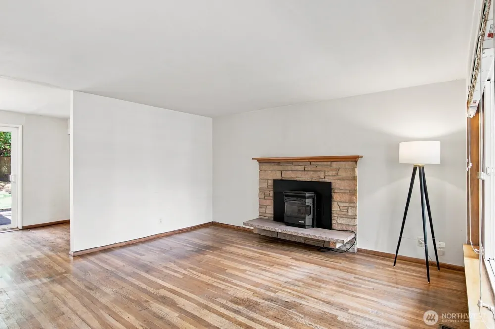 3839 145th Avenue SE Bellevue, WA 98006
