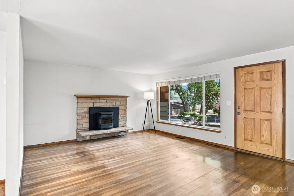 3839 145th Avenue SE Bellevue, WA 98006