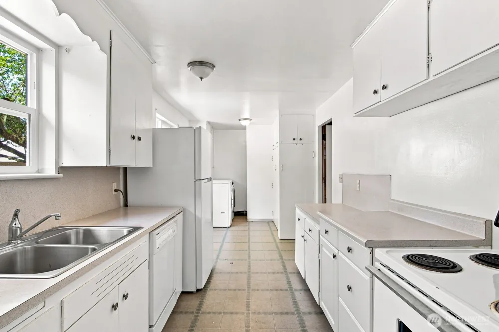 3839 145th Avenue SE Bellevue, WA 98006