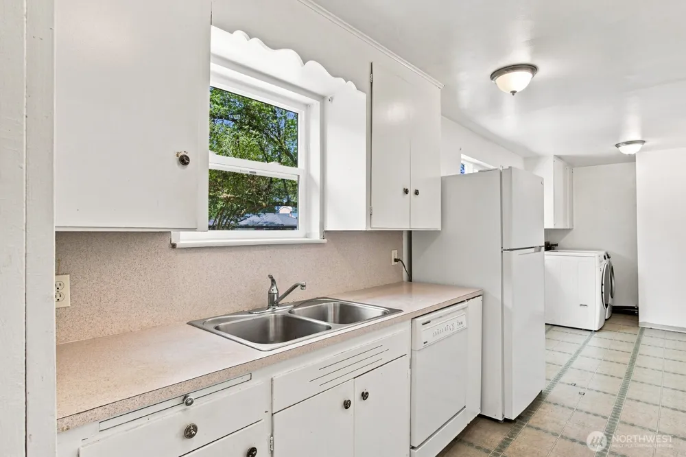 3839 145th Avenue SE Bellevue, WA 98006