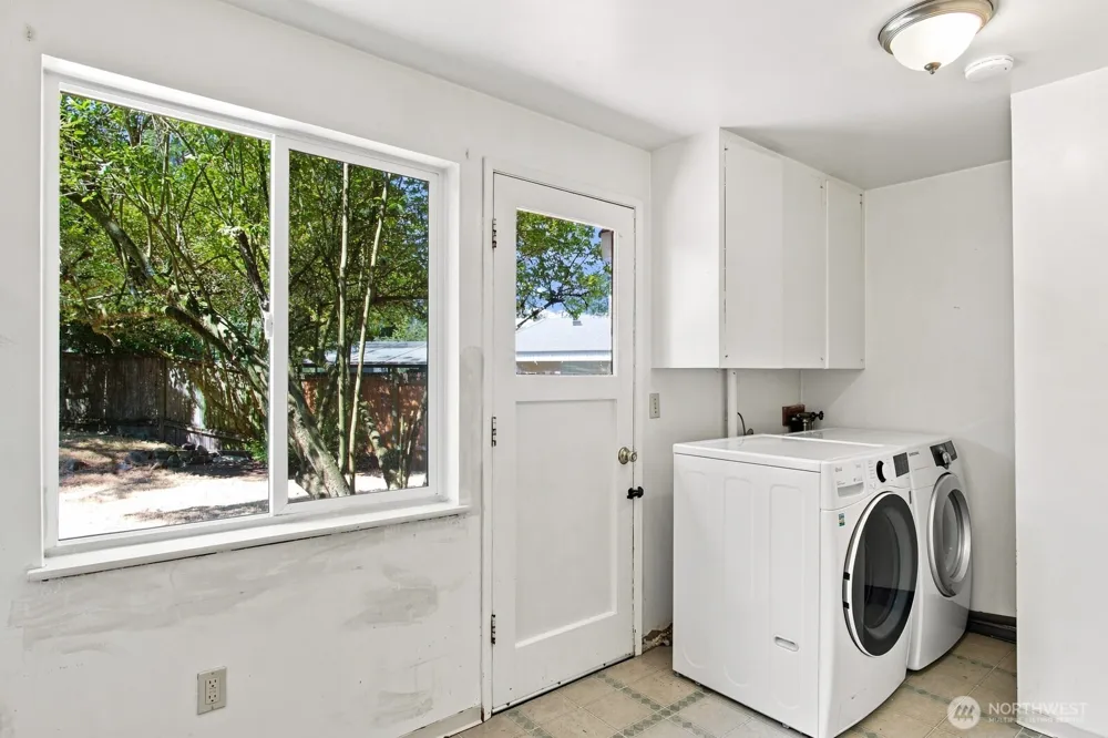 3839 145th Avenue SE Bellevue, WA 98006