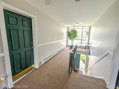 1942 AXTELL DRIVE #7