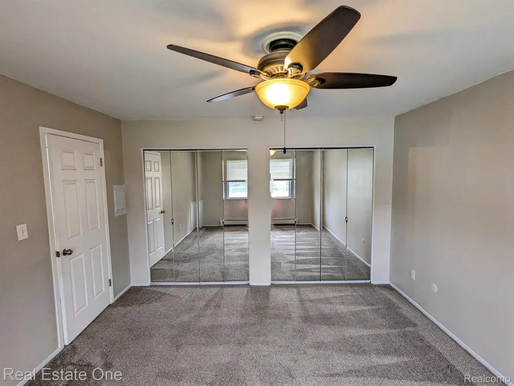 1942 AXTELL DRIVE #7 Troy City, MI 48084