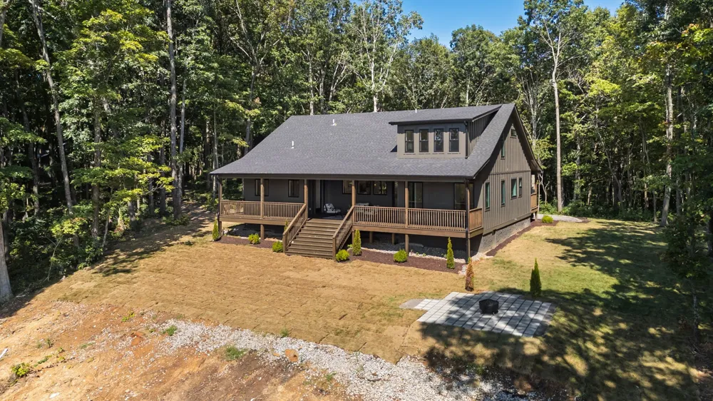 900 Valley View Drive Altamont, TN 37301