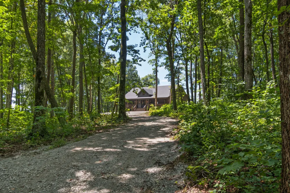 900 Valley View Drive Altamont, TN 37301