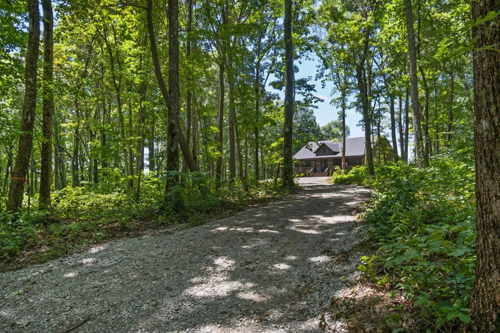900 Valley View Drive Altamont, TN 37301