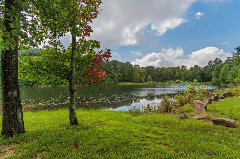 900 Valley View Drive Altamont, TN 37301