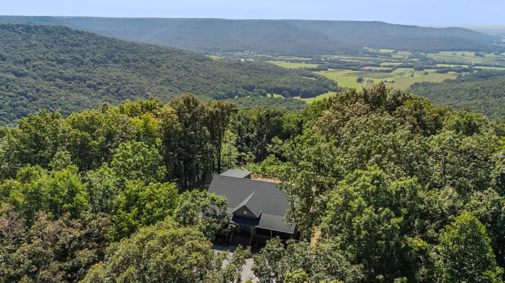 900 Valley View Drive Altamont, TN 37301