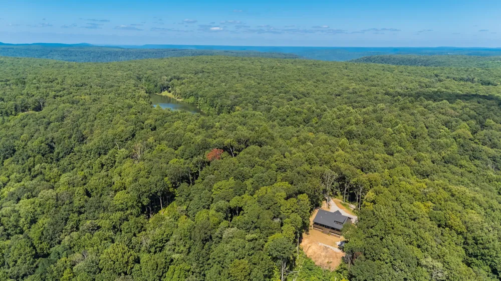 900 Valley View Drive Altamont, TN 37301