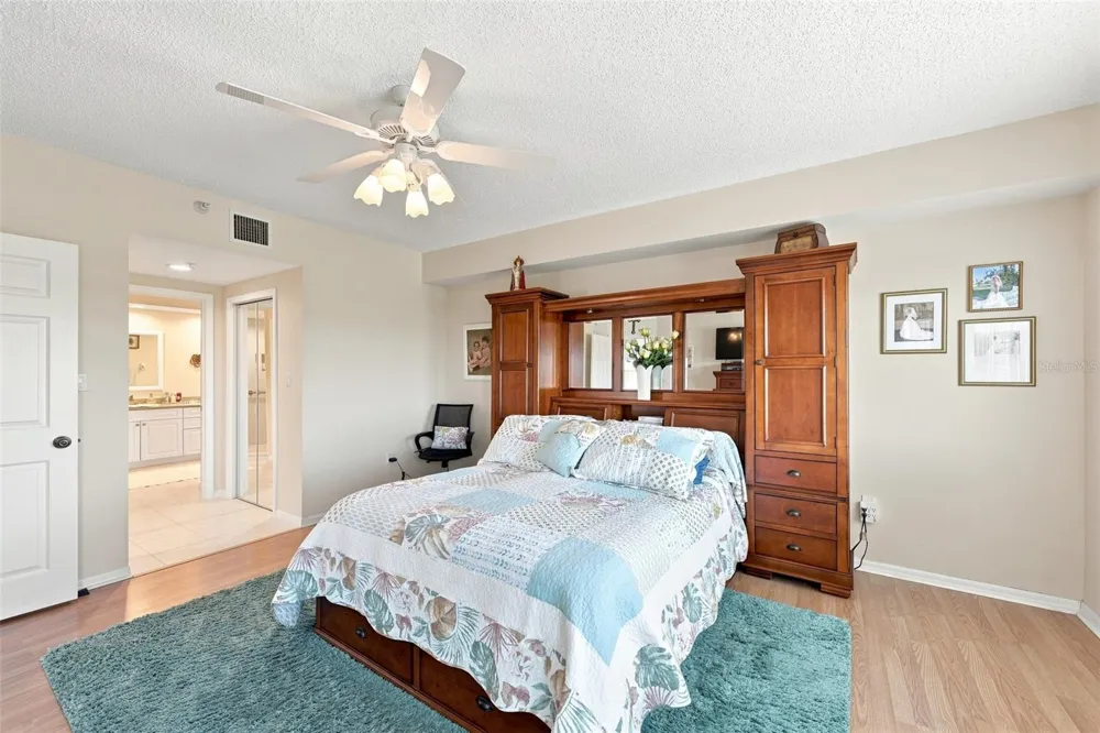 6450 SHORELINE DRIVE #9306 Seminole, FL 33708
