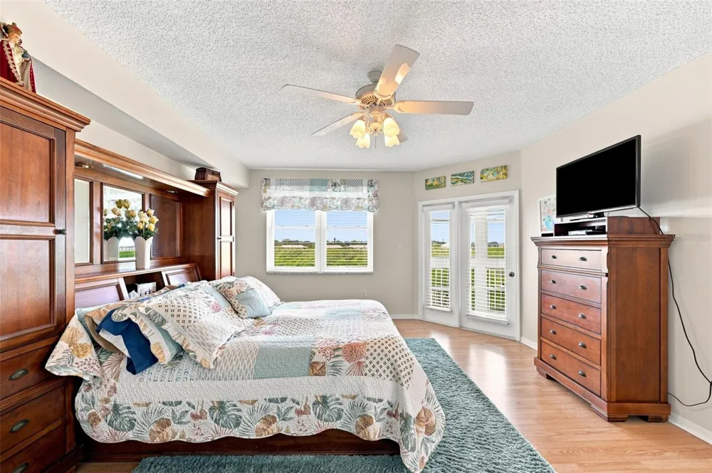6450 SHORELINE DRIVE #9306 Seminole, FL 33708