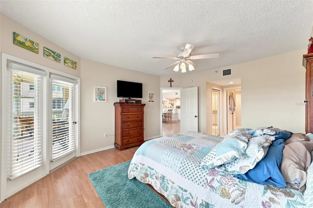 6450 SHORELINE DRIVE #9306 Seminole, FL 33708