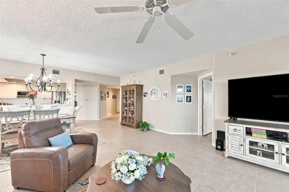 6450 SHORELINE DRIVE #9306 Seminole, FL 33708