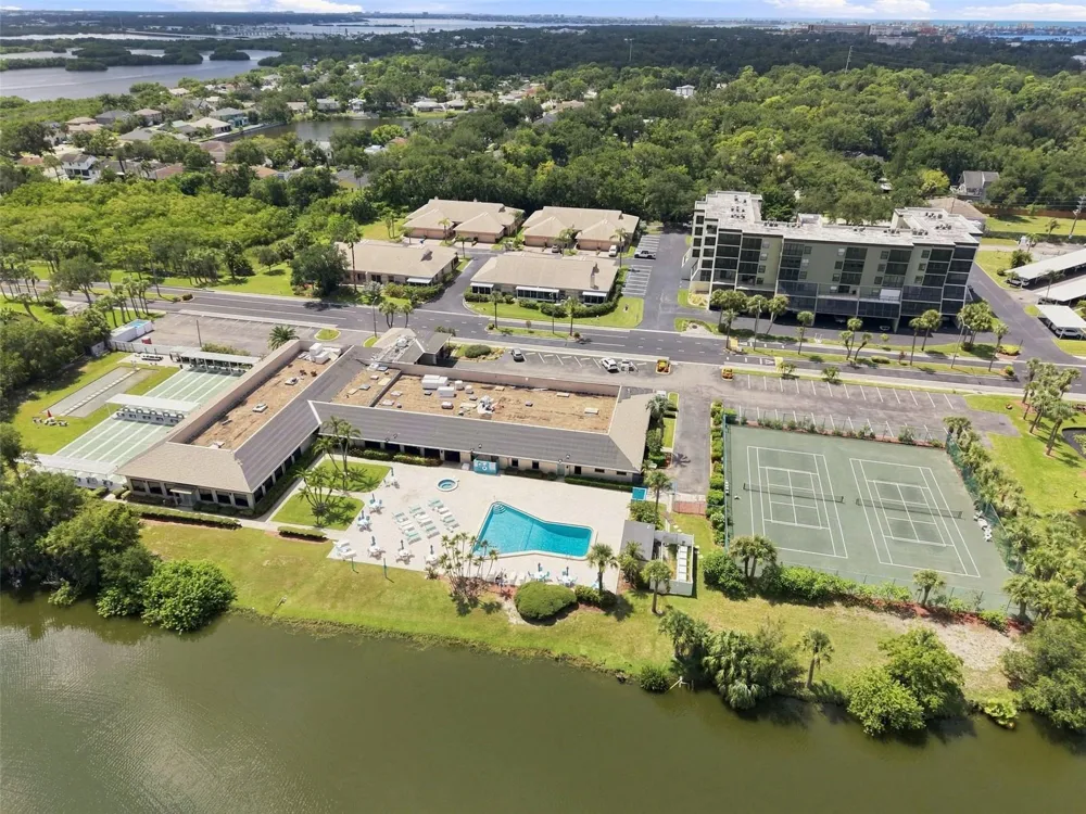 6450 SHORELINE DRIVE #9306 Seminole, FL 33708