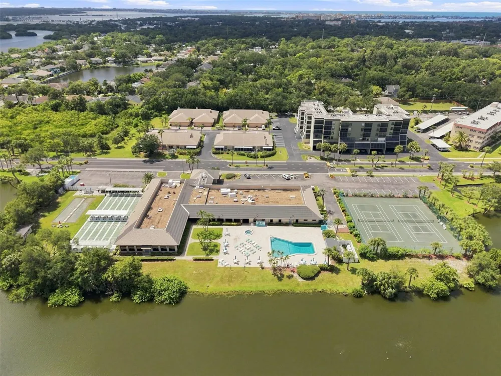6450 SHORELINE DRIVE #9306 Seminole, FL 33708