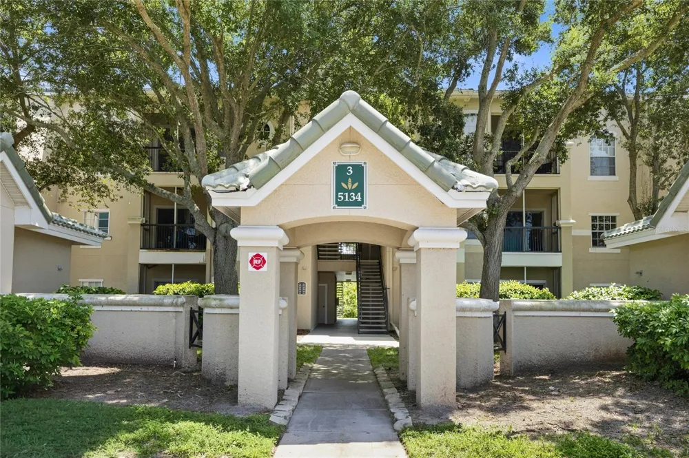 5134 NORTHRIDGE ROAD #208 Sarasota, FL 34238