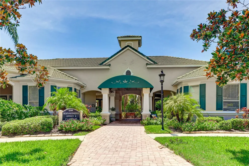 5134 NORTHRIDGE ROAD #208 Sarasota, FL 34238