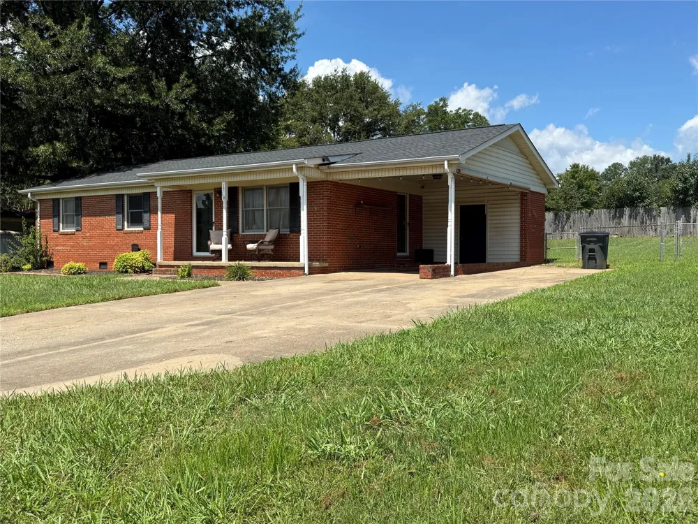 1710 Patrick Avenue Boiling Springs, NC 28152