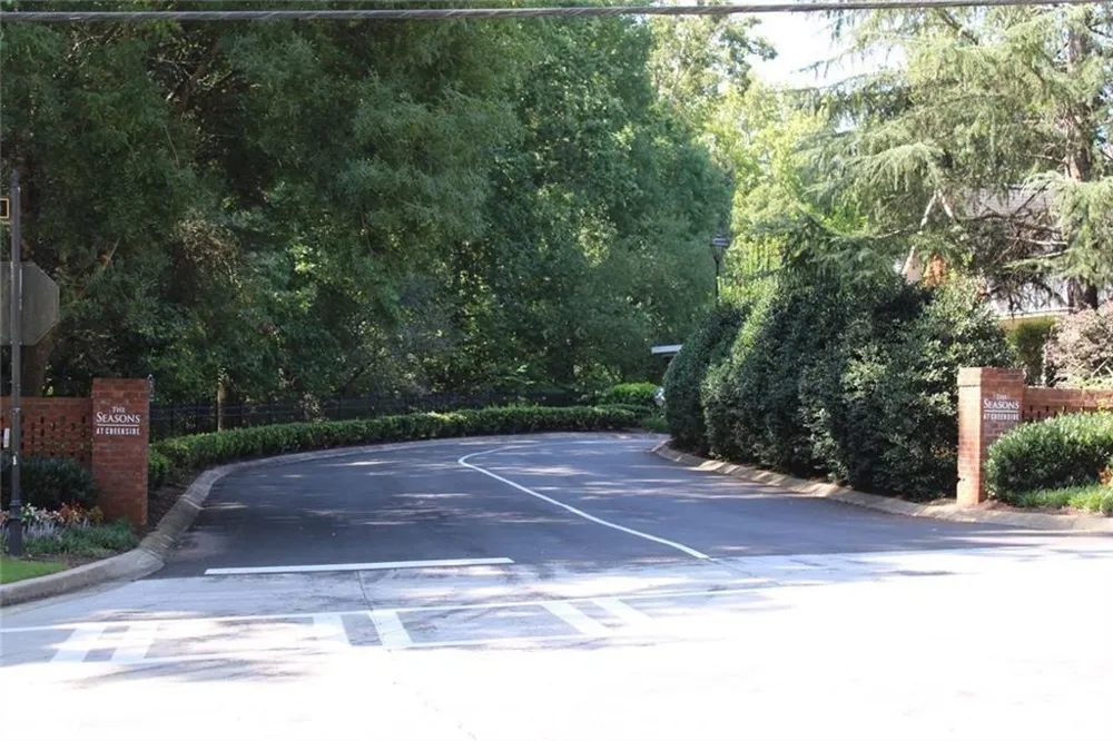 12100 Seasons Trace Alpharetta, GA 30004