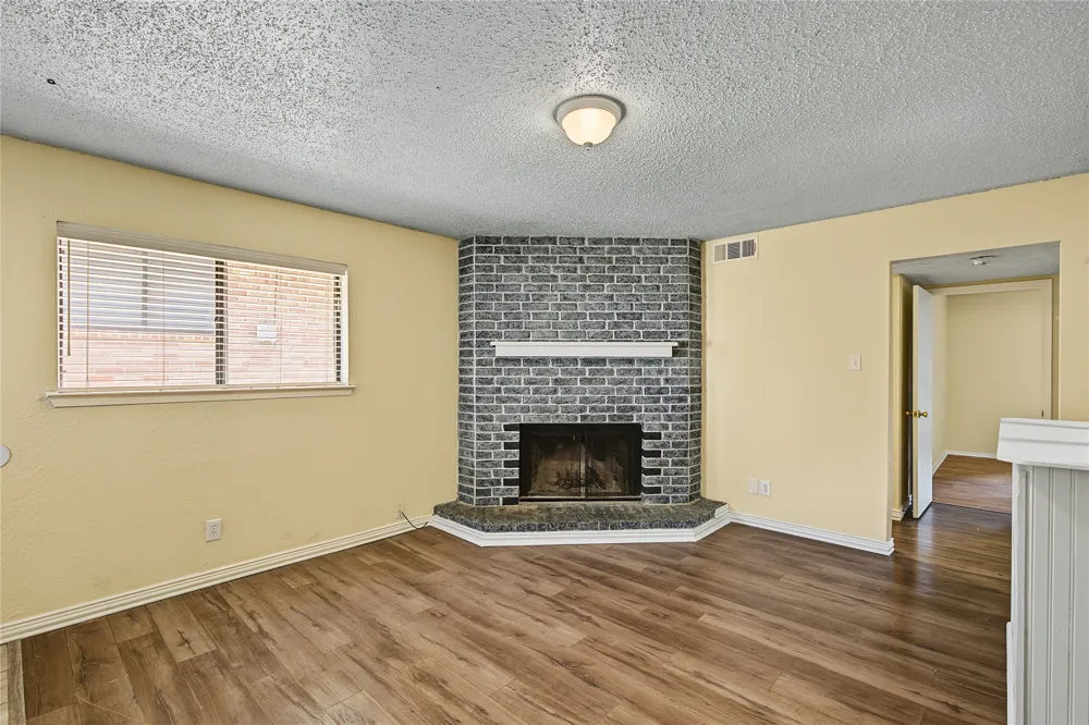 125 Allencrest Drive White Settlement, TX 76108