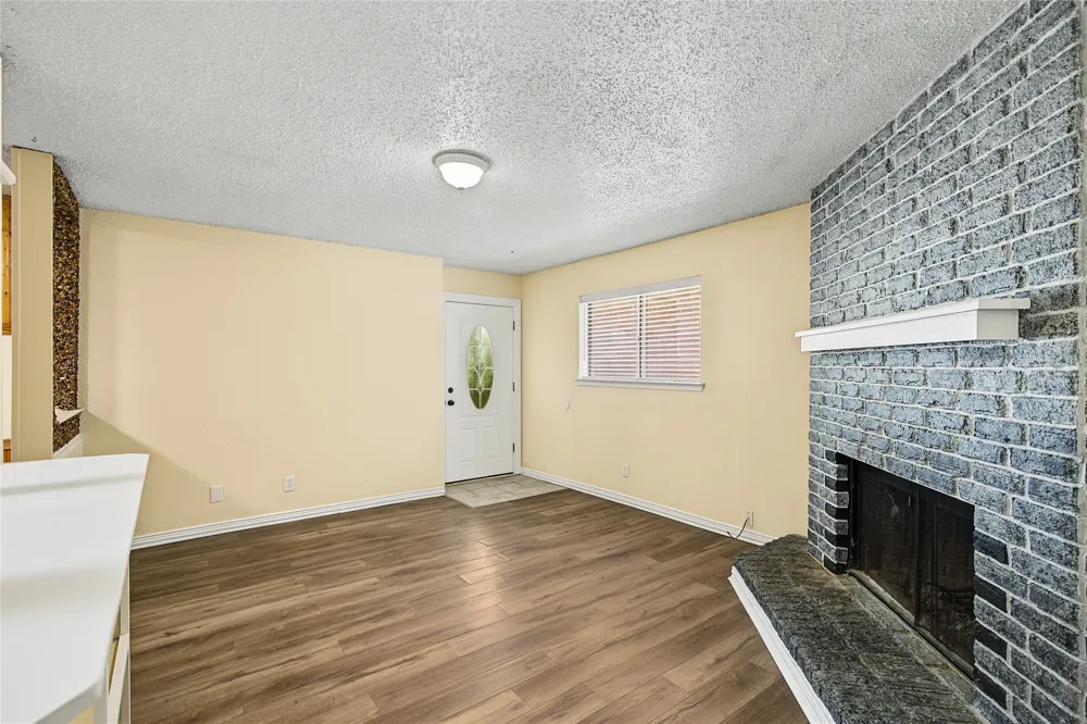 125 Allencrest Drive White Settlement, TX 76108