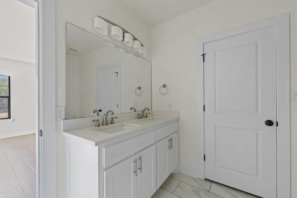 9405 Hilltop Street Rio Vista, TX 76093