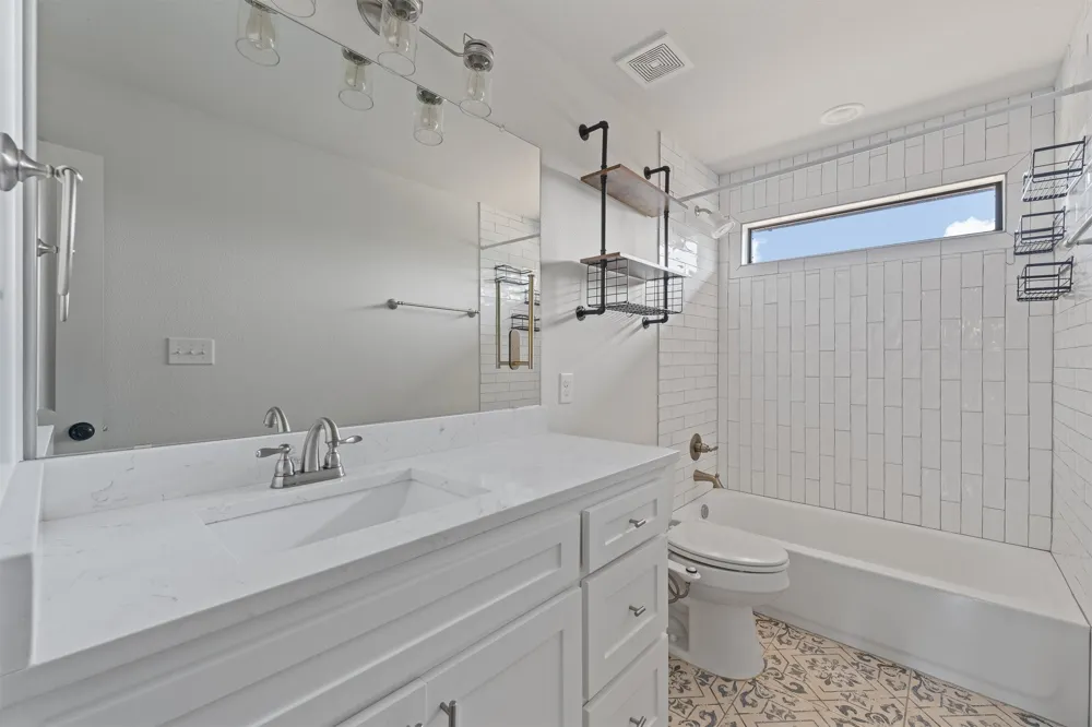 9405 Hilltop Street Rio Vista, TX 76093