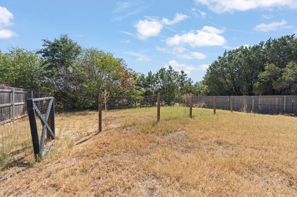 9405 Hilltop Street Rio Vista, TX 76093