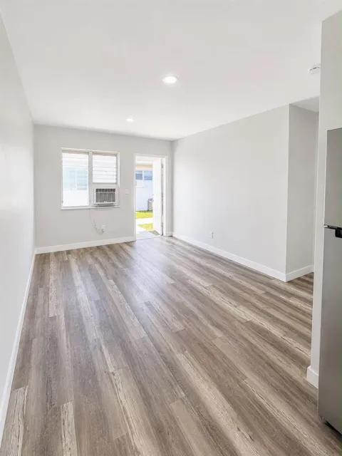 525 NW 5TH STREET #1