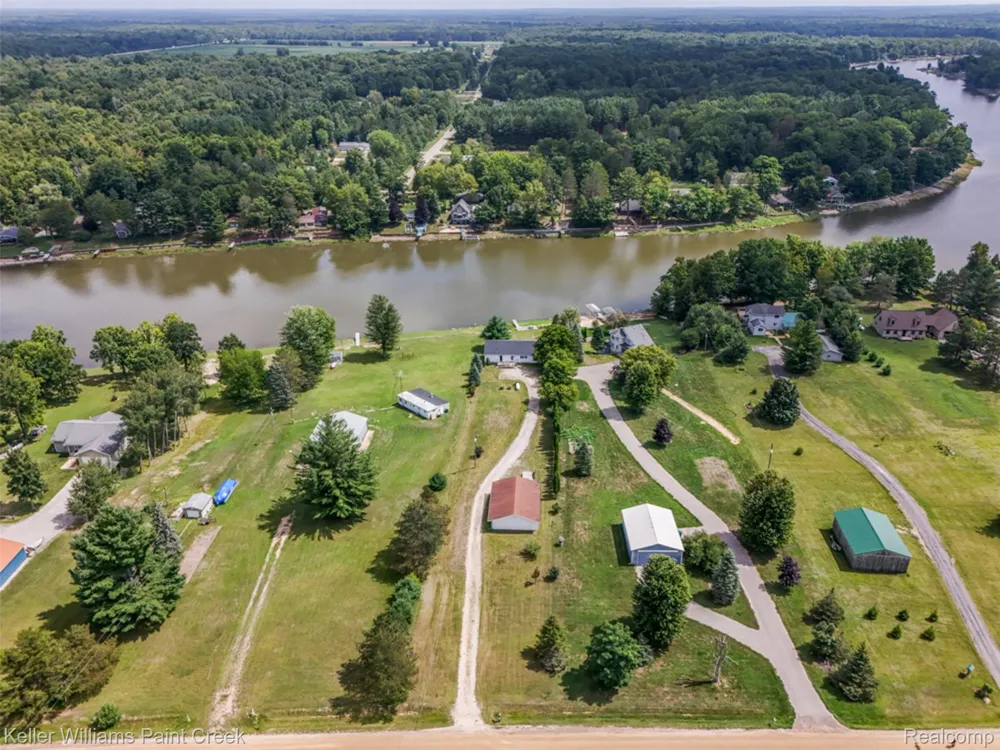 533 White Road Hay Township, MI 48624
