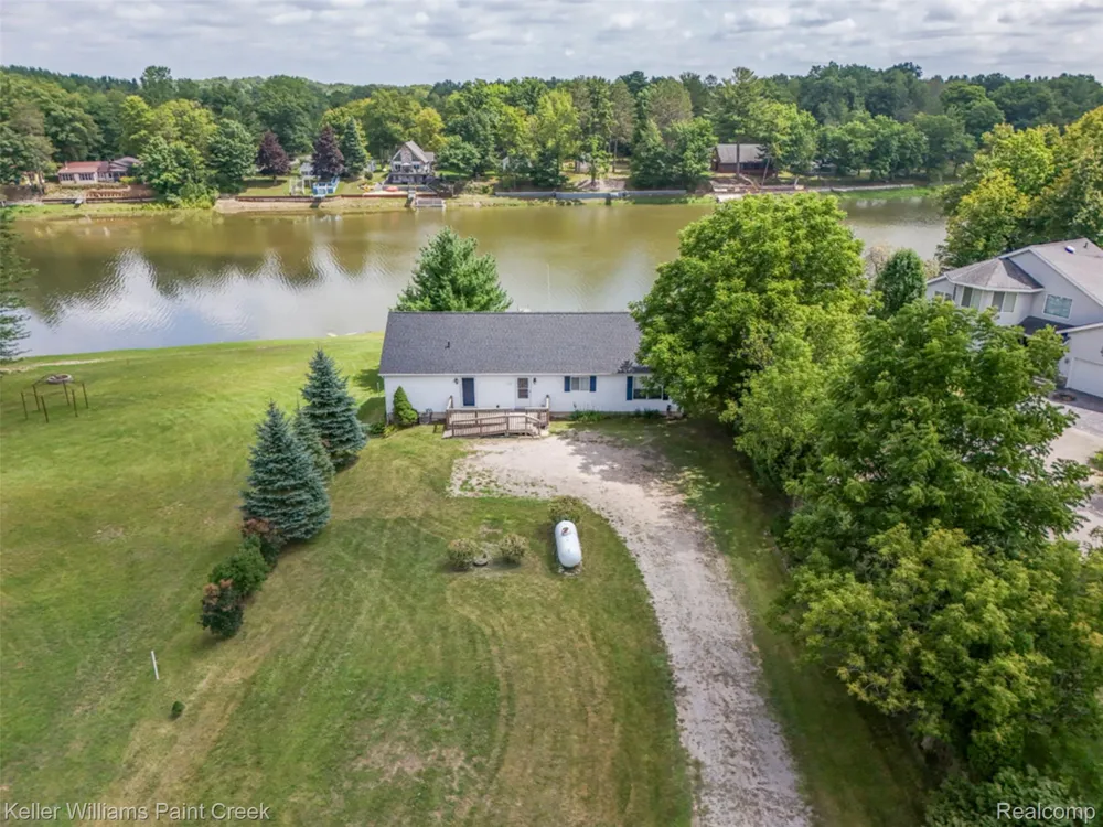 533 White Road Hay Township, MI 48624