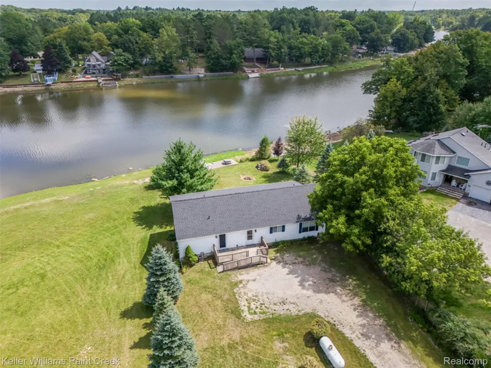 533 White Road Hay Township, MI 48624
