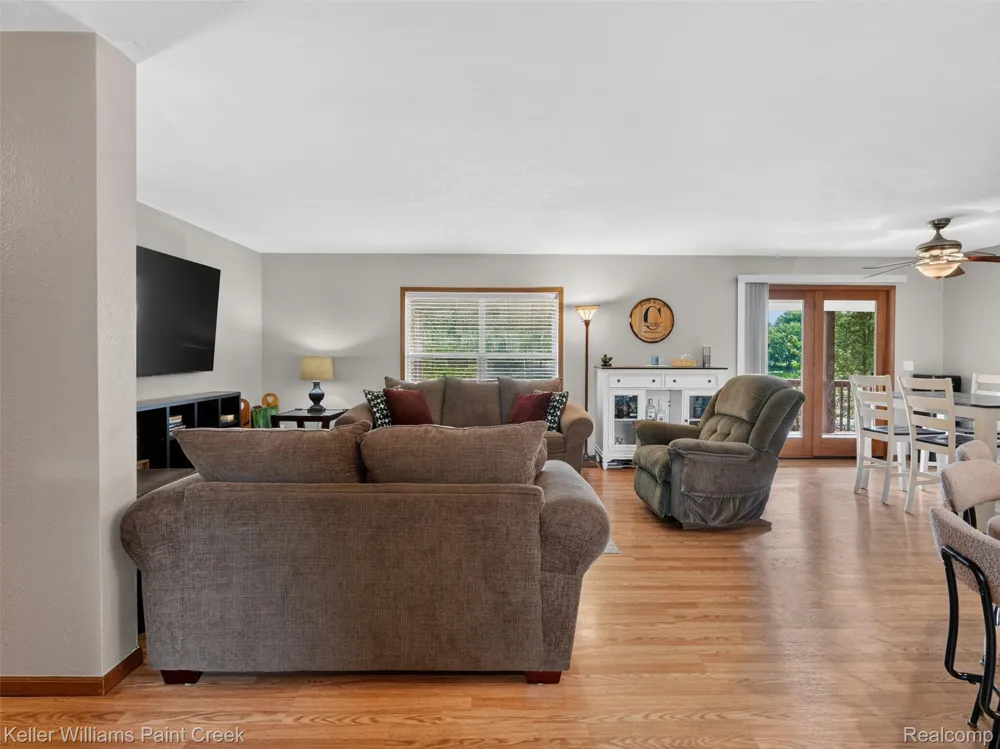 533 White Road Hay Township, MI 48624