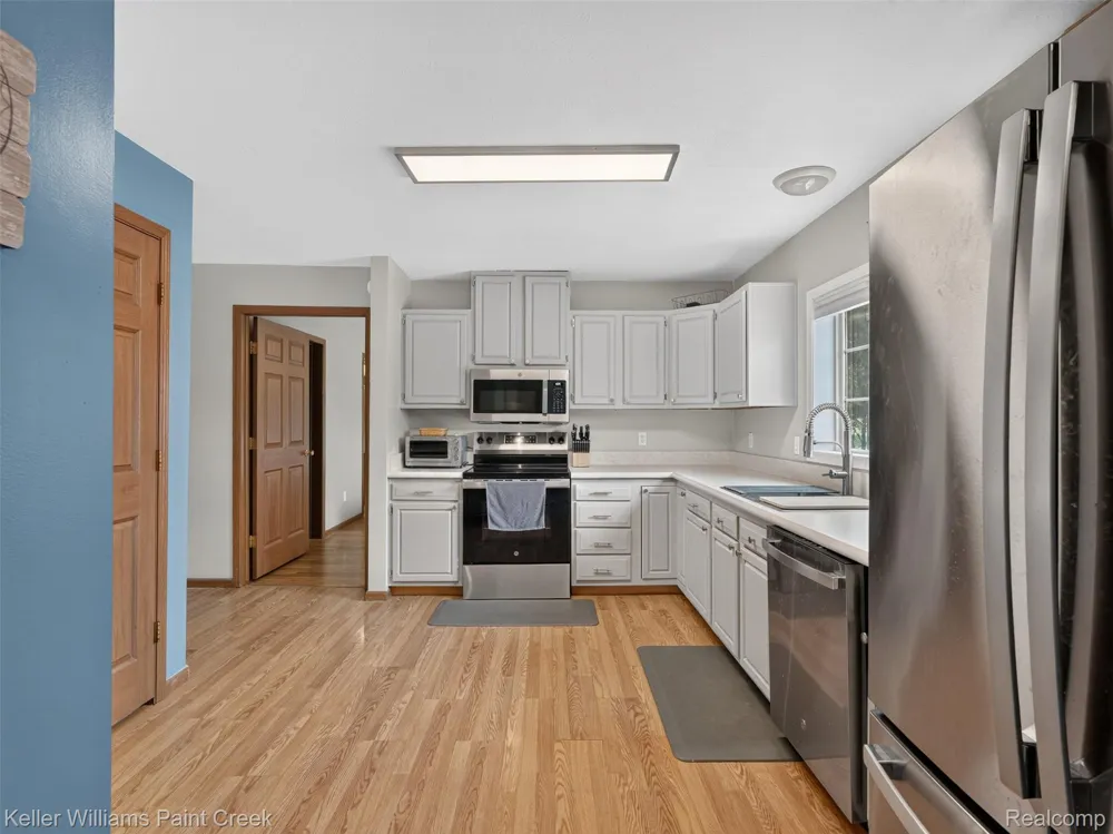 533 White Road Hay Township, MI 48624