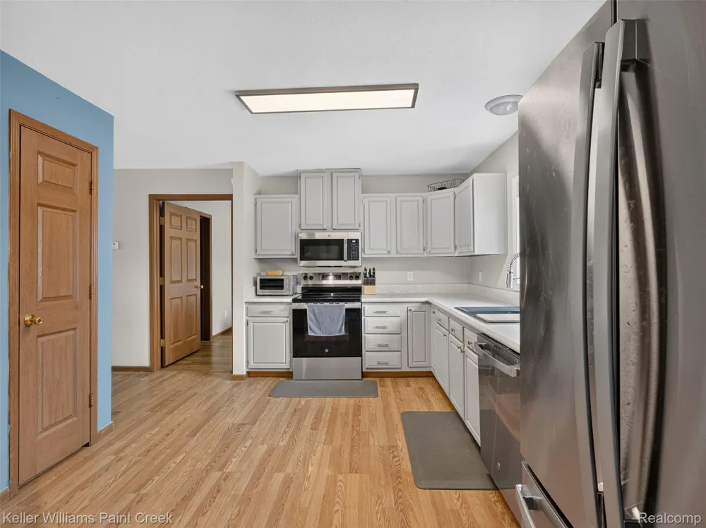 533 White Road Hay Township, MI 48624