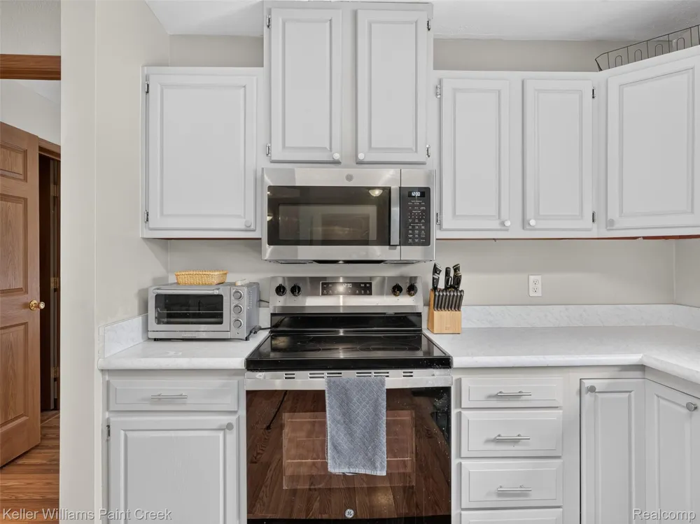 533 White Road Hay Township, MI 48624