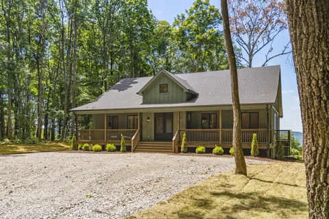824 Valley View Drive