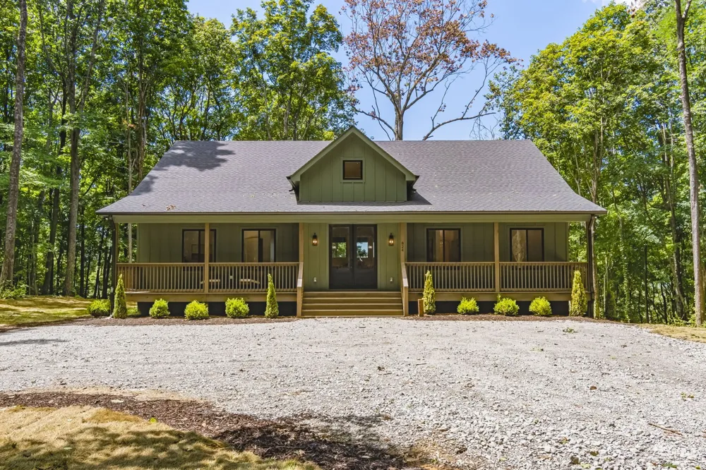 824 Valley View Drive Altamont, TN 37301