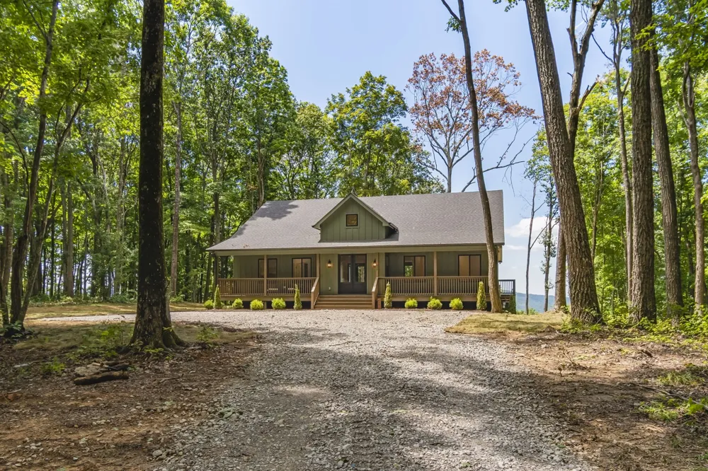 824 Valley View Drive Altamont, TN 37301