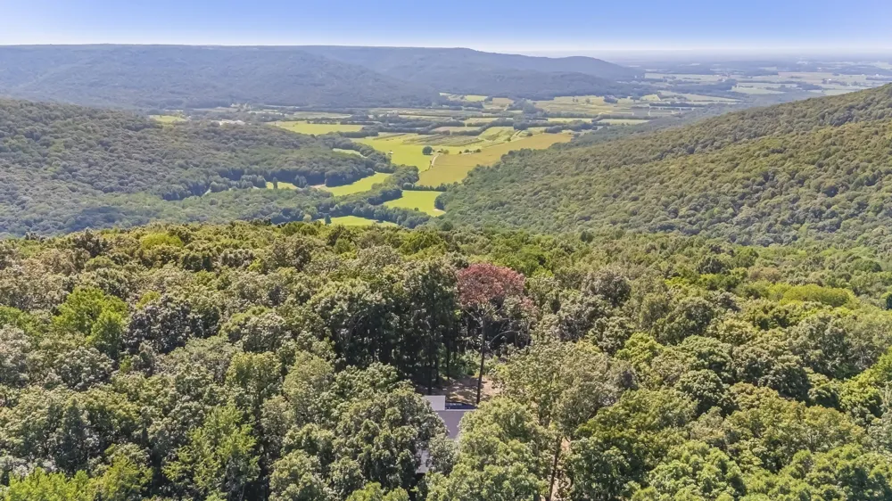 824 Valley View Drive Altamont, TN 37301