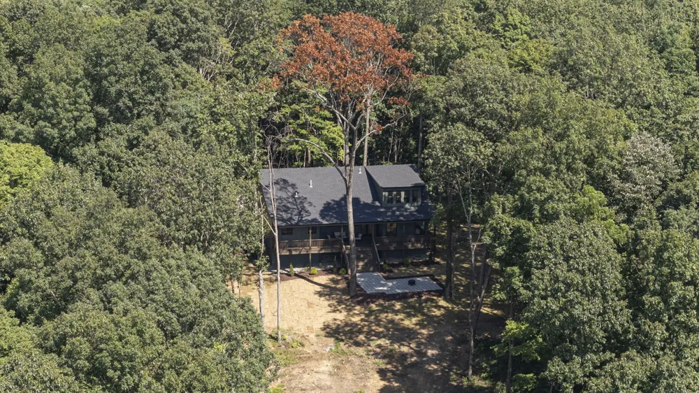 824 Valley View Drive Altamont, TN 37301
