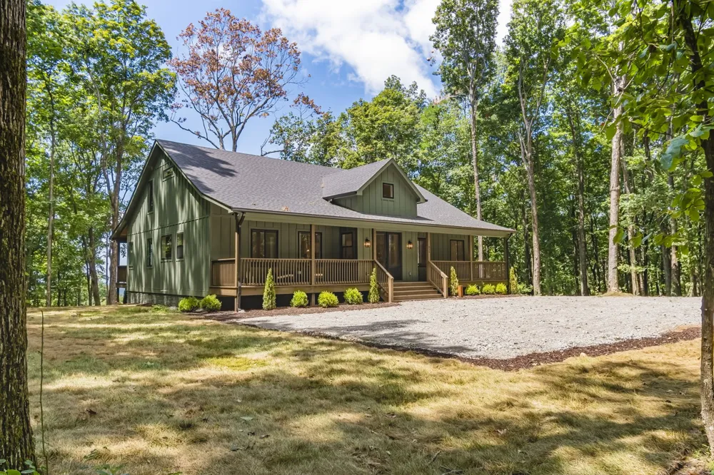824 Valley View Drive Altamont, TN 37301
