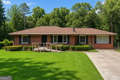 2095 Lilac LN