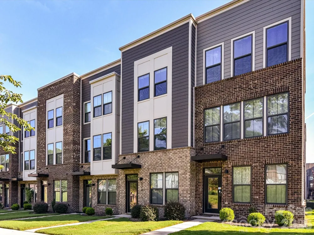324 Yorkshire Drive Charlotte, NC 28217
