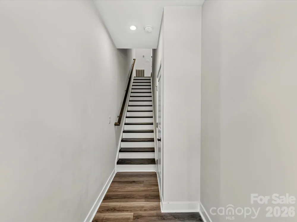 324 Yorkshire Drive Charlotte, NC 28217
